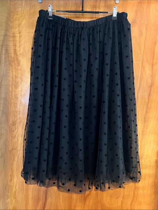Banana Republic Dresses & Skirts - Banana Republic Black Polka Dot Tulle Midi Skirt